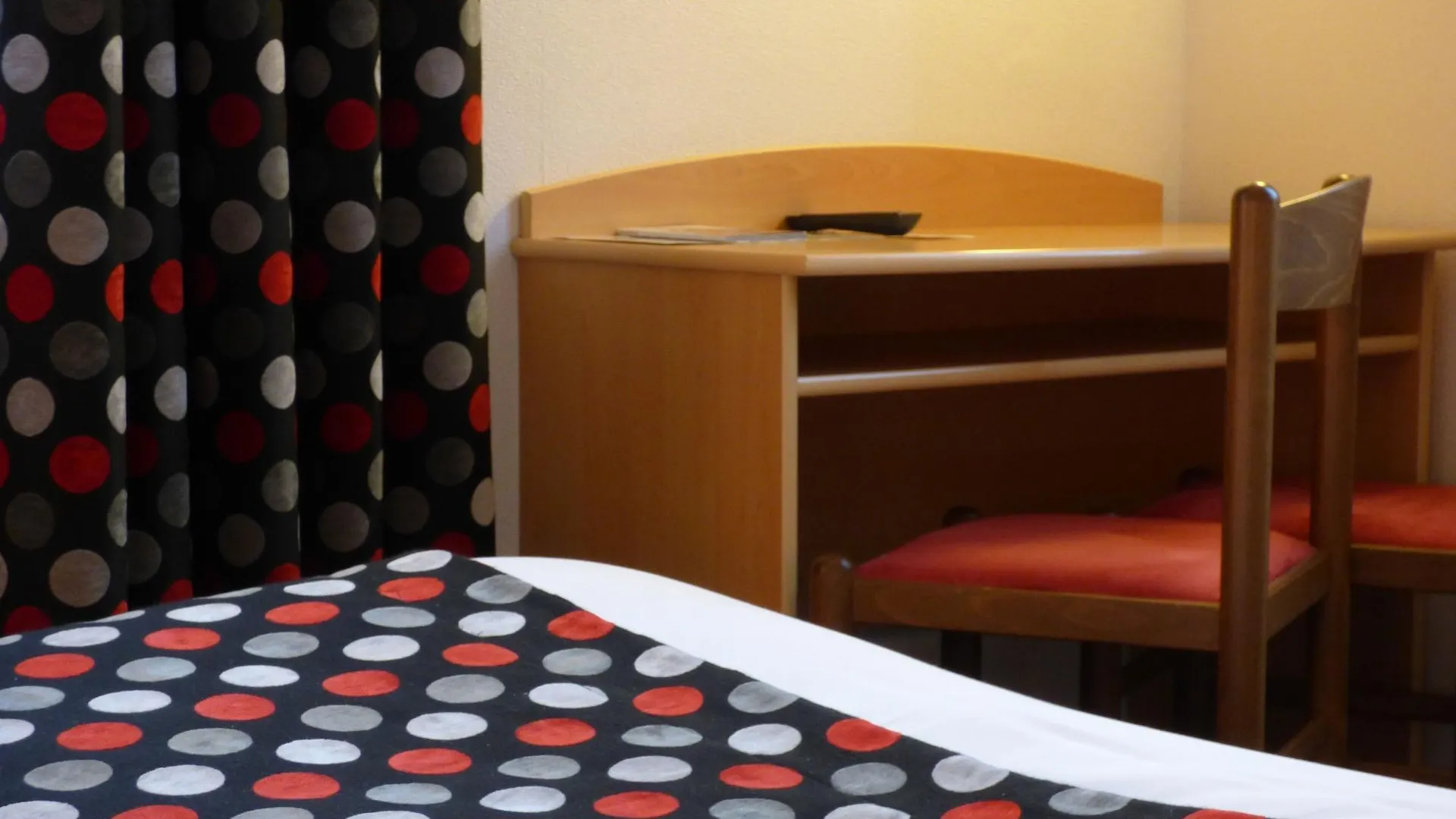 Cit'Hotel de La Vallée Lourdes 3*,