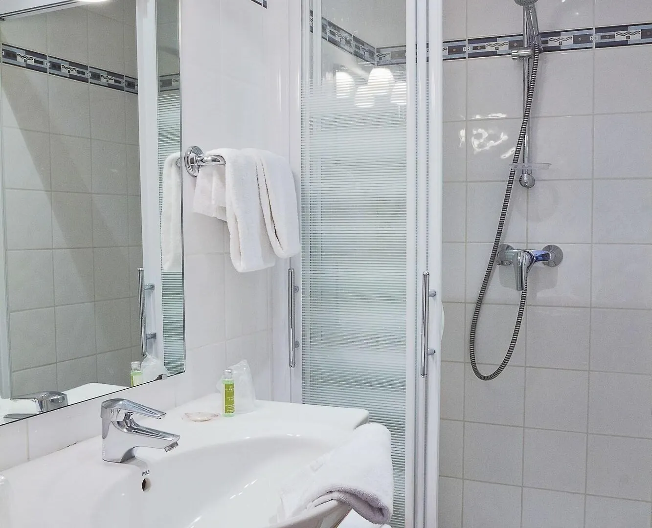 Cit'Hotel de La Vallée Lourdes 3*,